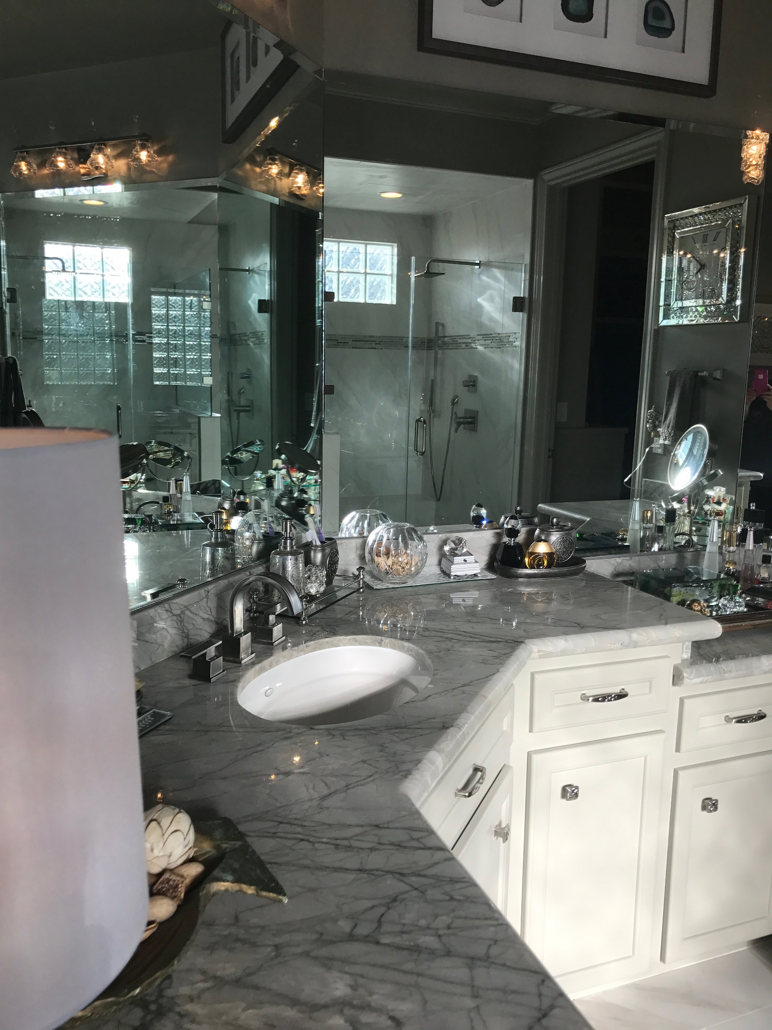 Beautifully updated bathroom 