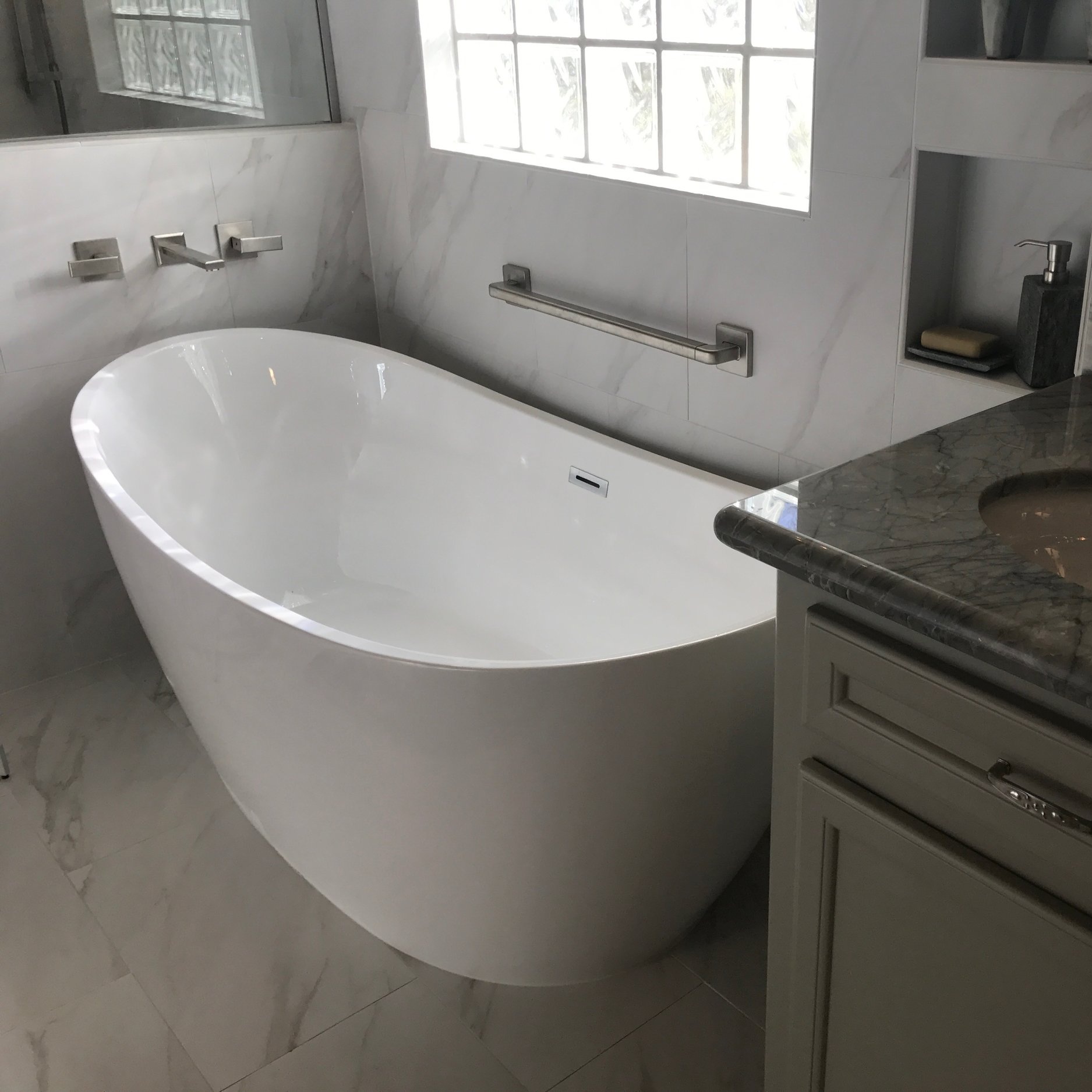 Gorgeous soaking tub